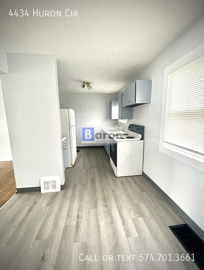 Foto del edificio - 4434 Huron Cir