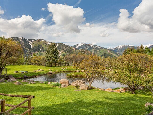 Foto del edificio - 209 E Reds Rd