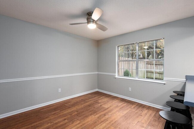Foto del edificio - 1559 Nantahala Blvd