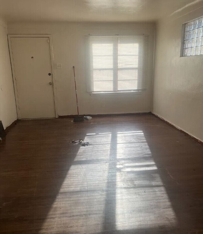 Foto del edificio - 6705 Donald St