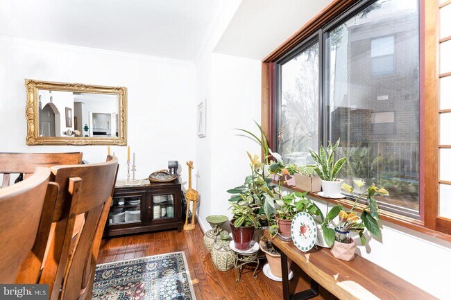 Foto del edificio - 5241 King Charles Way