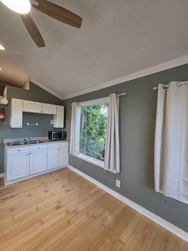 Foto del edificio - 7339 Manns Dr