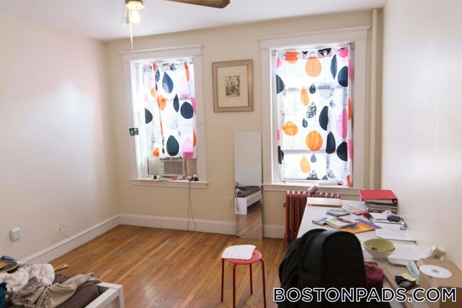 Foto del edificio - 56 Queensberry St