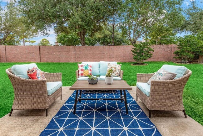 Foto del edificio - 2710 Golden Creek Ln