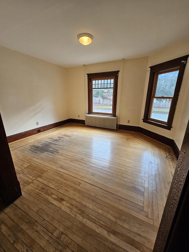 Building Photo - 38-40-40 Monroe St