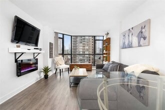 Building Photo - 888 Hamilton St