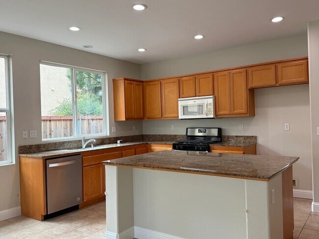 Building Photo - 4081 Aragon Way