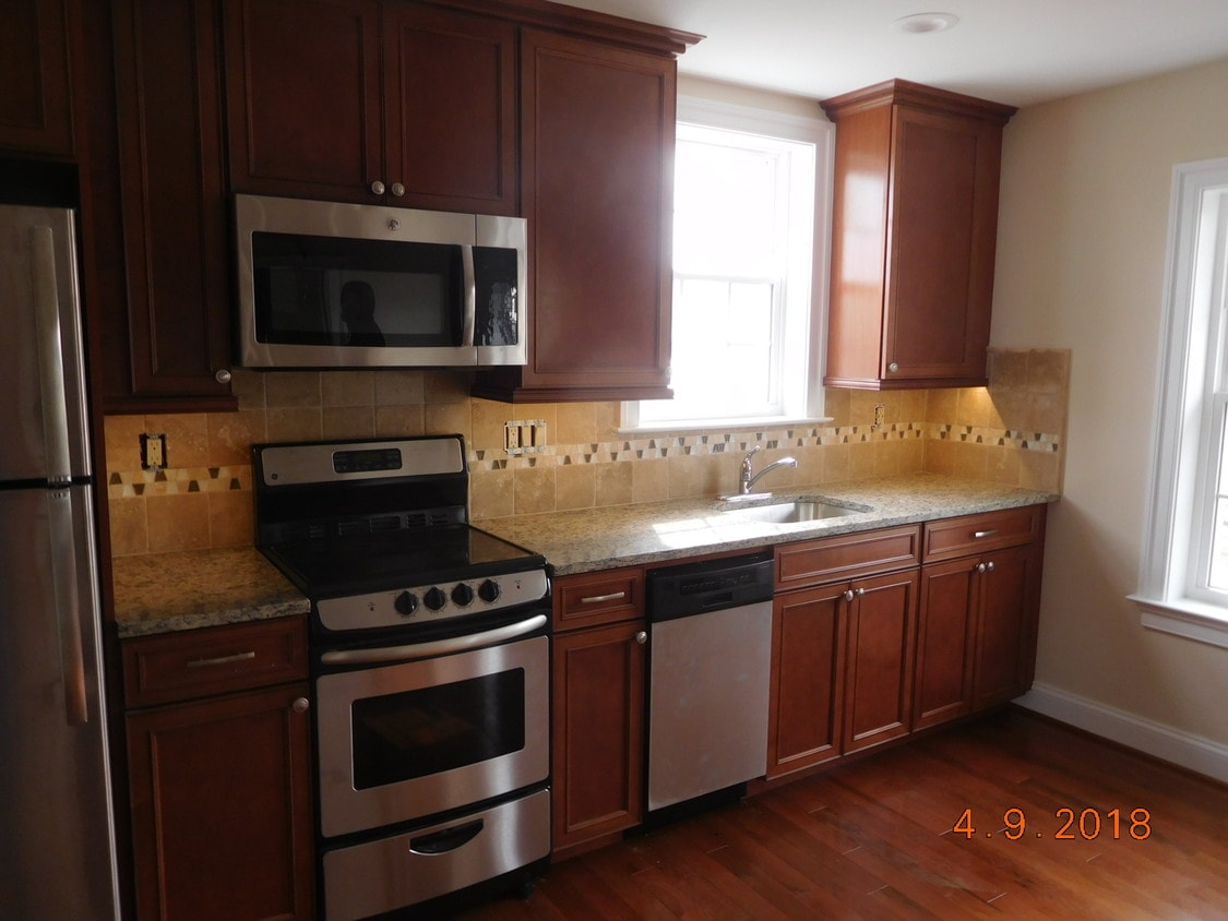 Primary Photo - 414 Green St