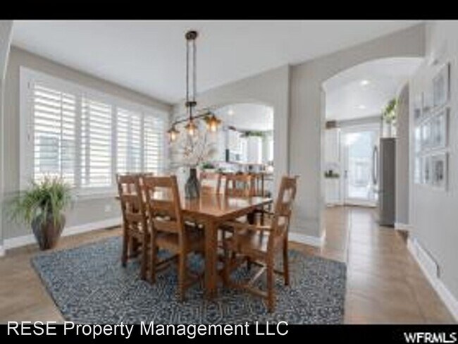 Building Photo - 4 br, 3.5 bath House - 5557 W Coventry Road