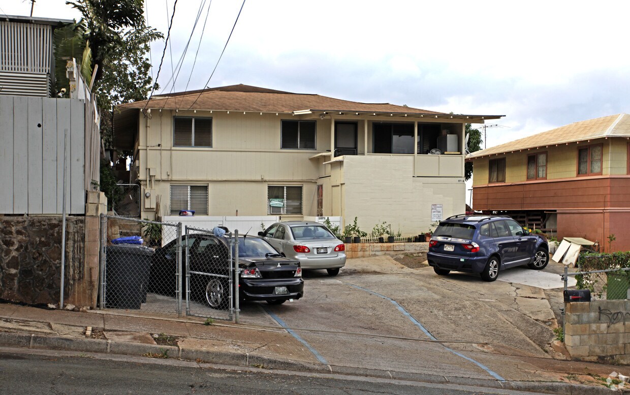 Primary Photo - 1071 Maluna St