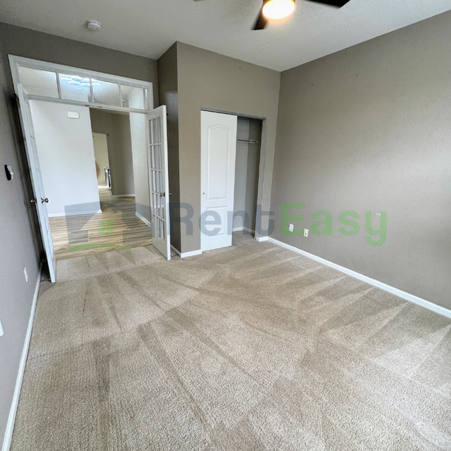 Building Photo - 1005 Silver Charm Cir