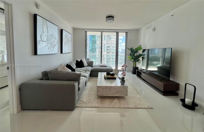 Foto del edificio - 300 Sunny Isles Blvd