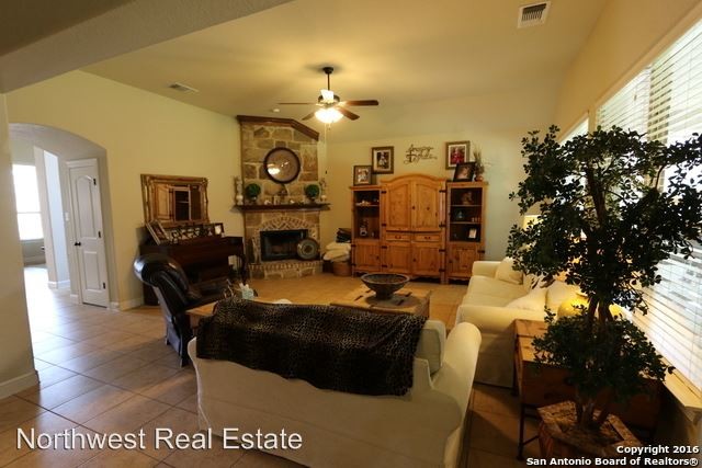 Building Photo - 4 br, 3.5 bath House - 11919 Lampasas Trail