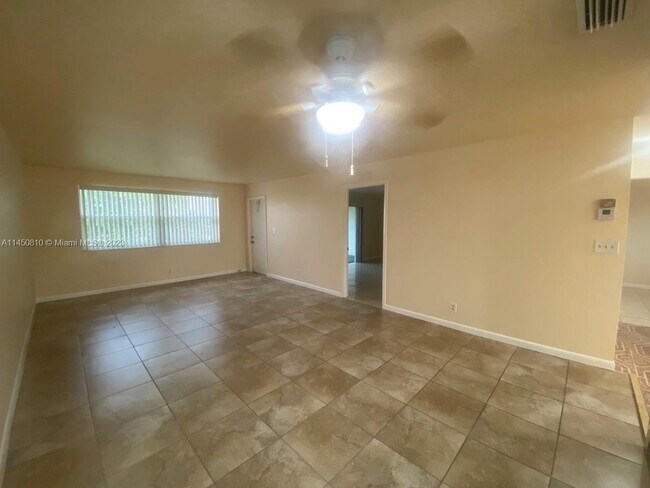 Building Photo - 6890 Royal Palm Blvd