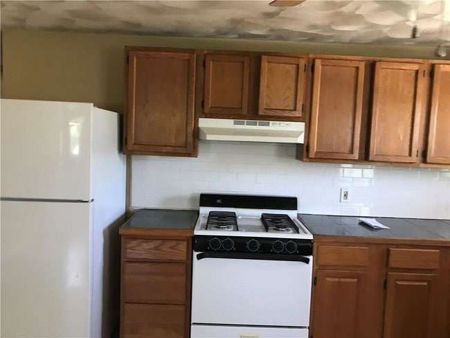 Foto del edificio - 1282 Chalkstone Ave