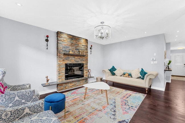 Building Photo - 362 Baverstock Crescent