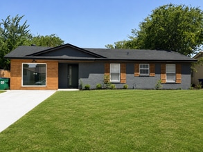 Building Photo - 1017 Terry Way