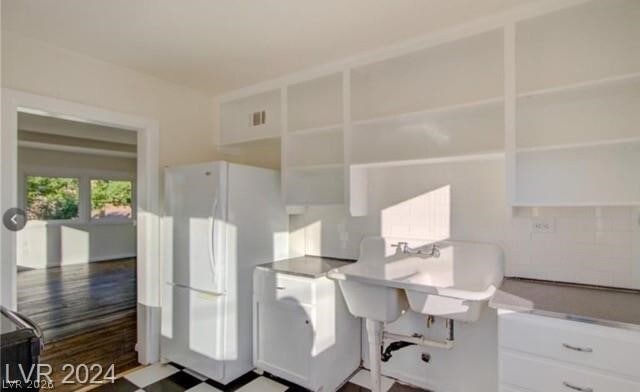 Building Photo - 540 Date St