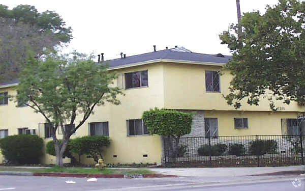 Building Photo - 7101 Whitsett Ave