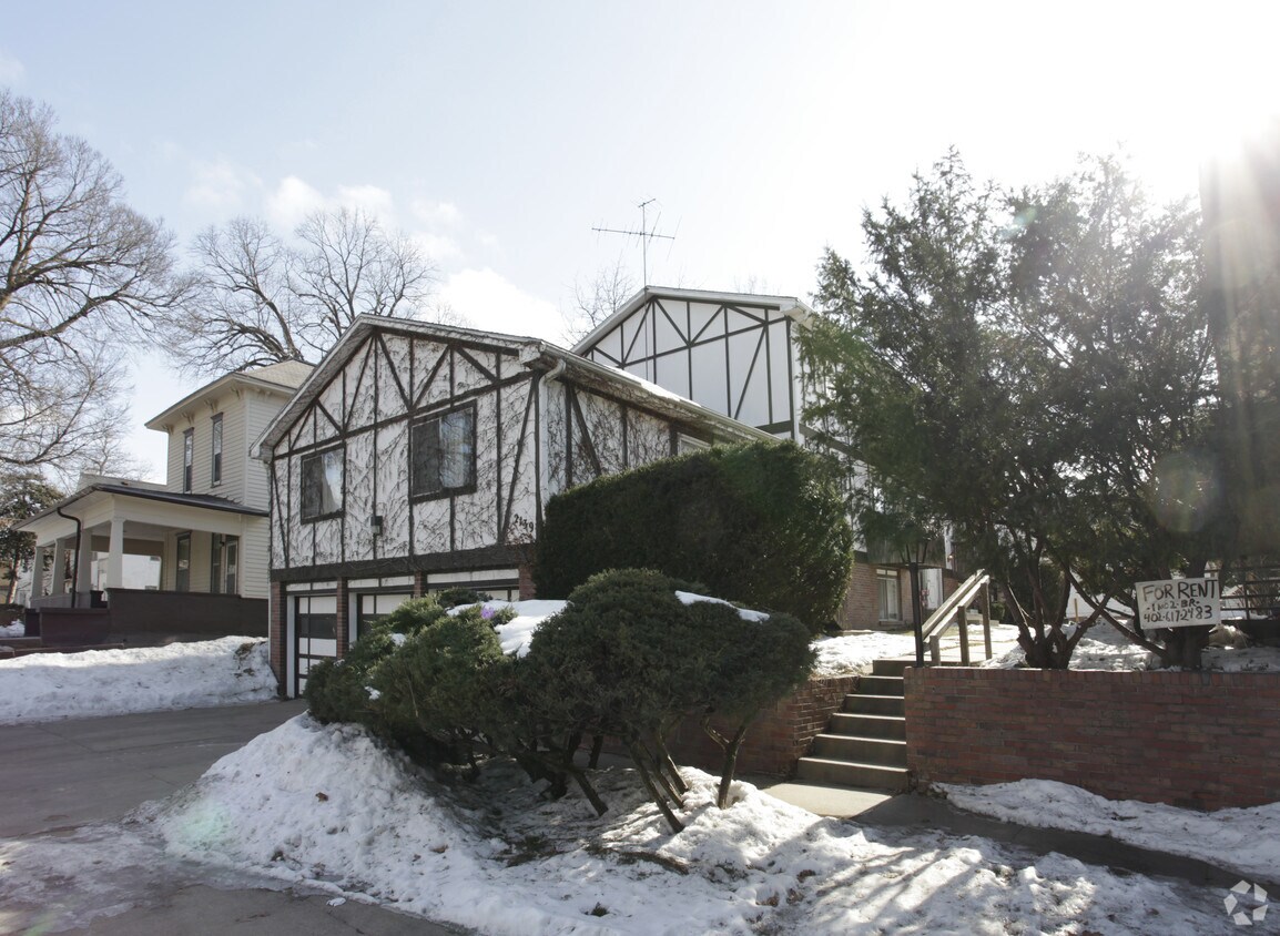 2139 A St, Lincoln, NE 68502 2139 A St Lincoln, NE Apartments for