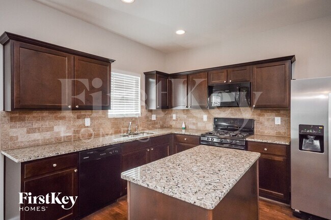 Foto del edificio - 515 Oak Terrace Dr