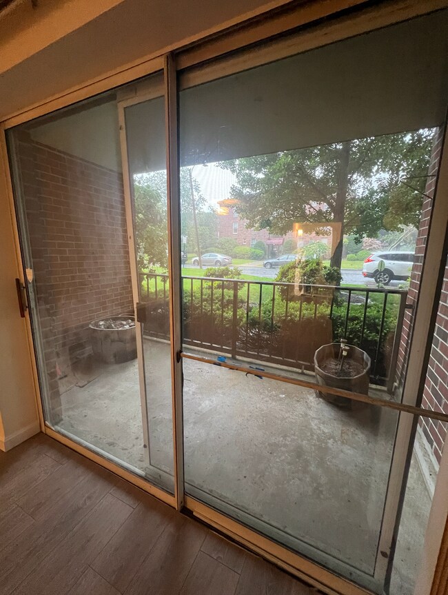 Foto del edificio - 50-56 Broadlawn Park