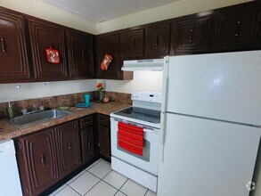 Building Photo - 488 NW 165th St