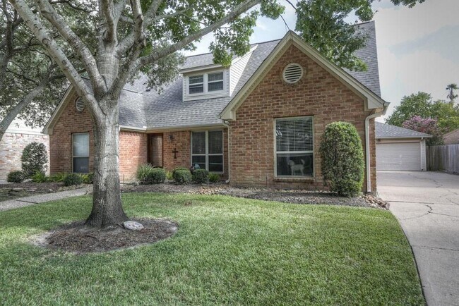 Building Photo - 12439 Piping Rock Dr