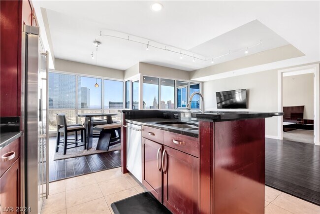 Building Photo - 4575 Dean Martin Dr