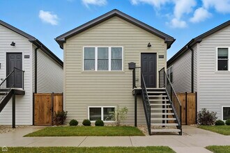 547 N Springfield Ave