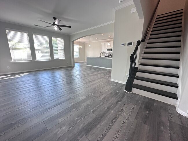 Foto del edificio - 764 River Park Rd