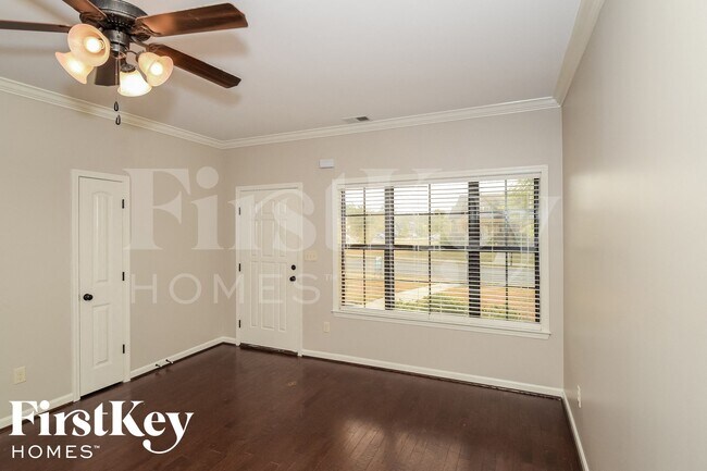Foto del edificio - 7701 Timber Leaf Ln