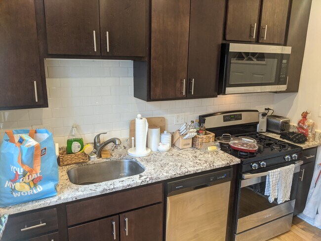 Foto del edificio - 6441 N Newgard Ave