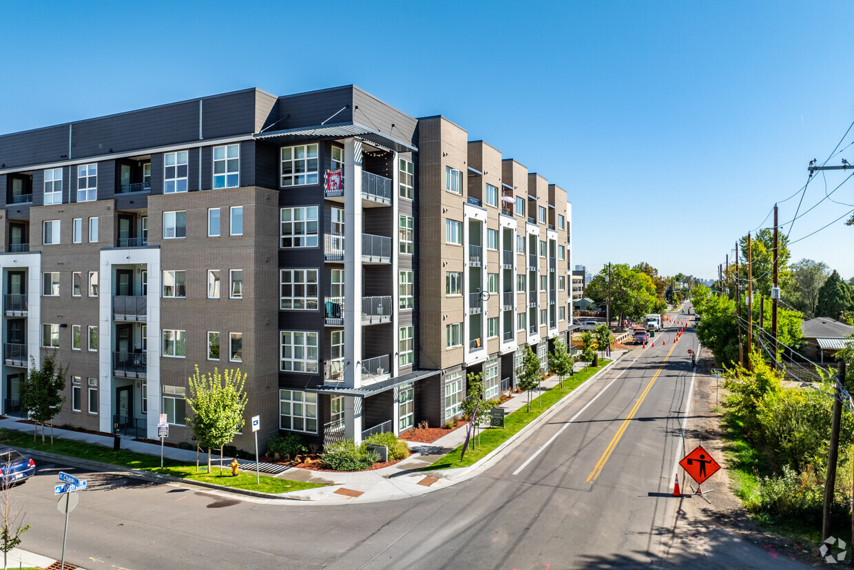 Primary Photo - Traverse Apartments