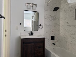 Building Photo - 306 Stiles St