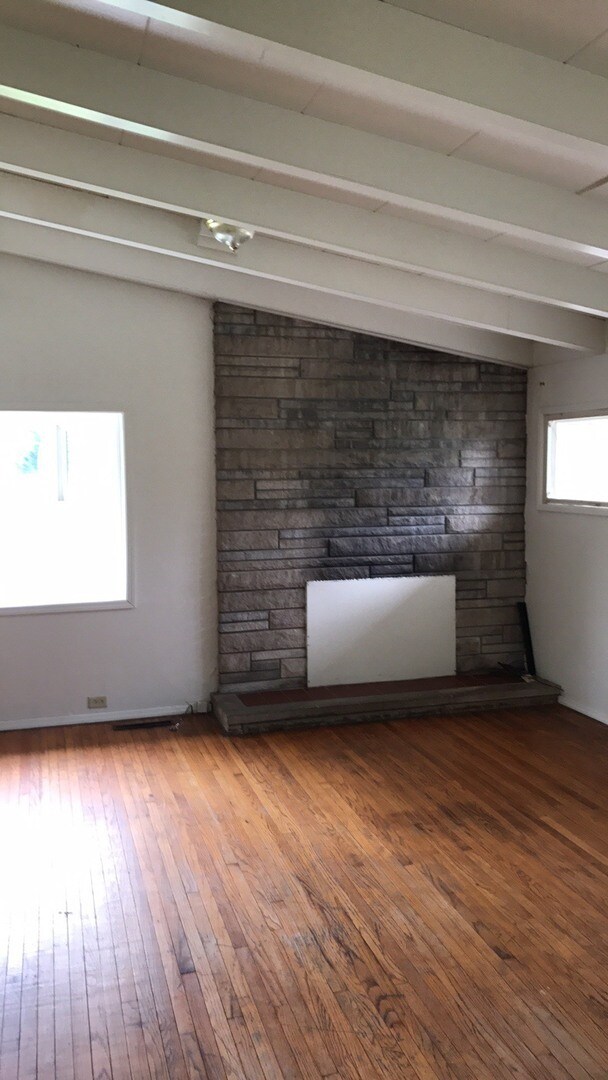 Foto del edificio - 2518 E 7th St