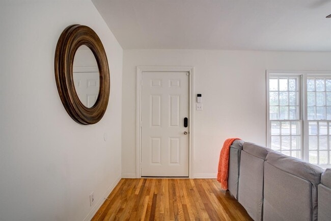 Building Photo - 2518 27th St