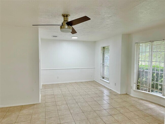 Foto del edificio - 7015 Pyron Way