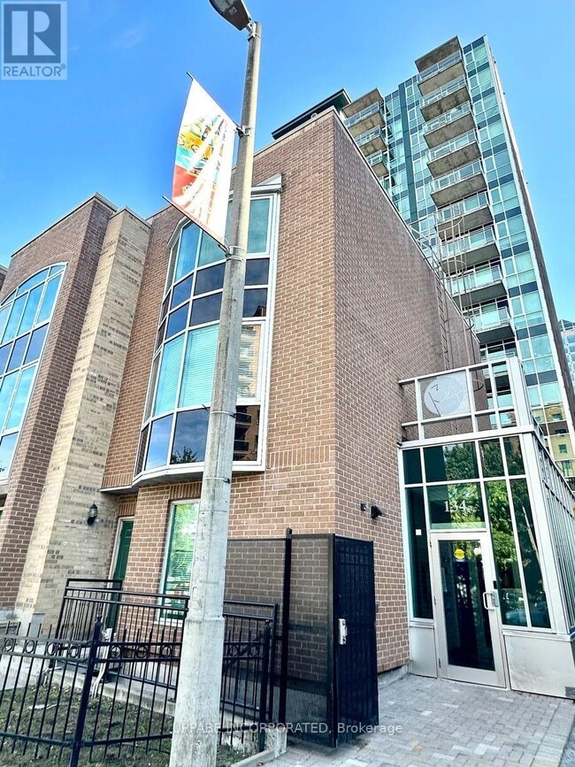 Building Photo - 134 York St