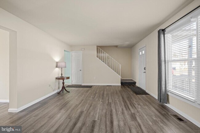 Foto del edificio - 143 Curtis Ave