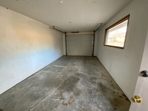 Building Photo - 475 Foxfire Dr