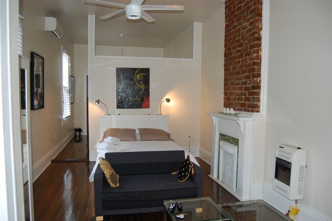 Building Photo - 3131 Dauphine St