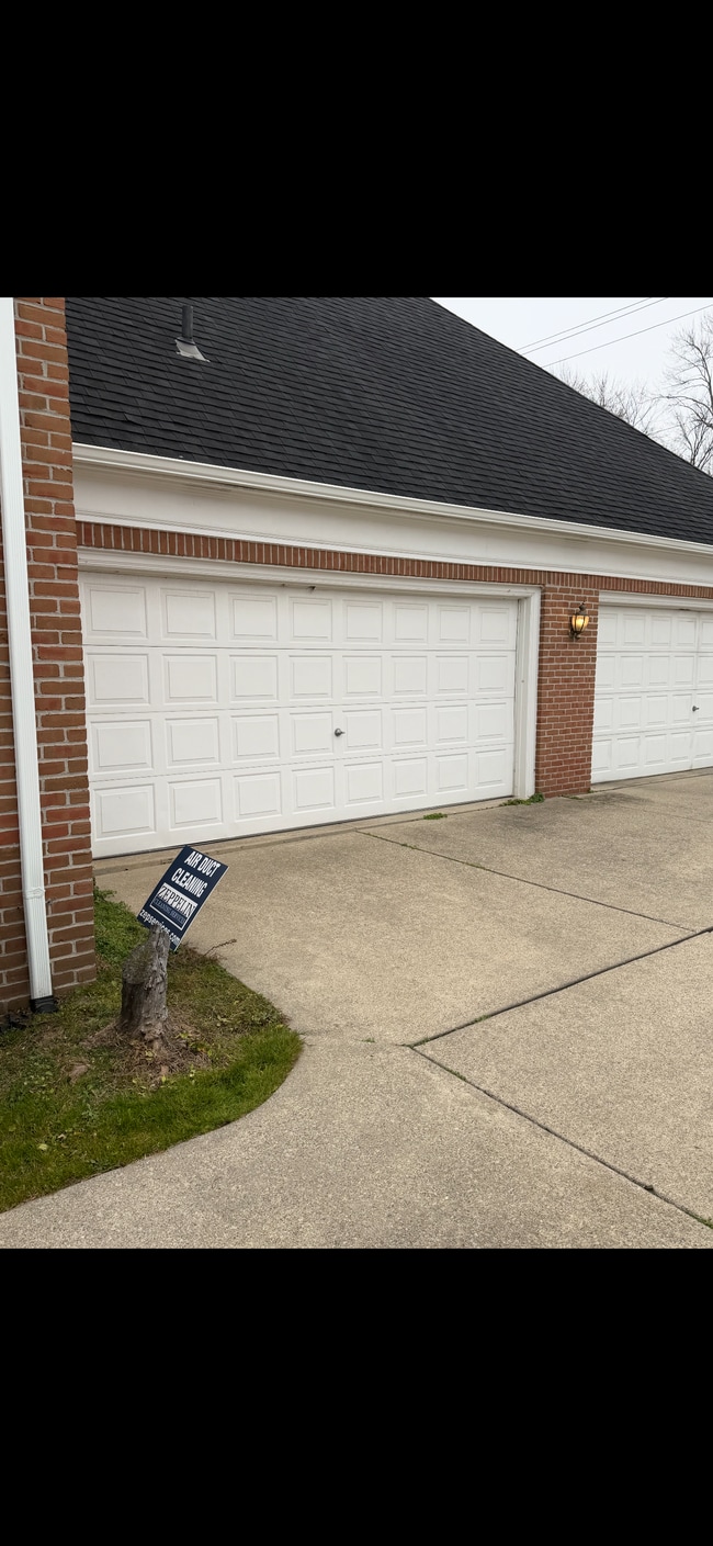 Building Photo - 889 Neff Rd