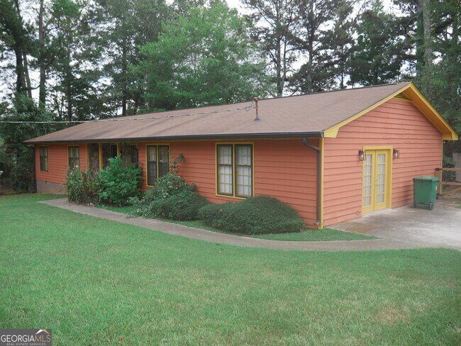 Foto del edificio - 6451 Edenfield Dr