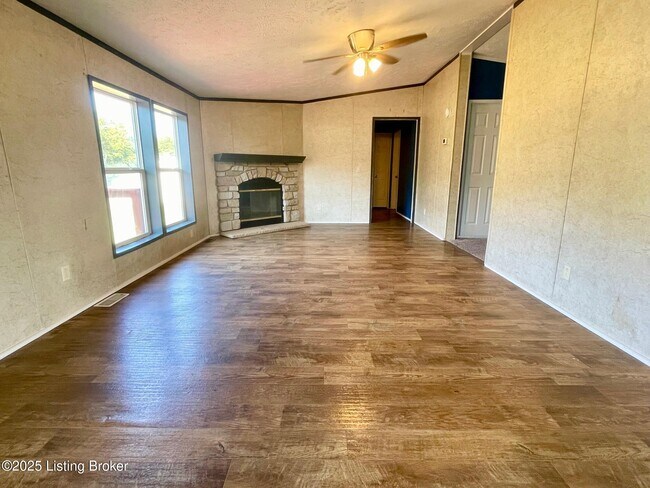 Foto del edificio - 7413 Westbrook Dr