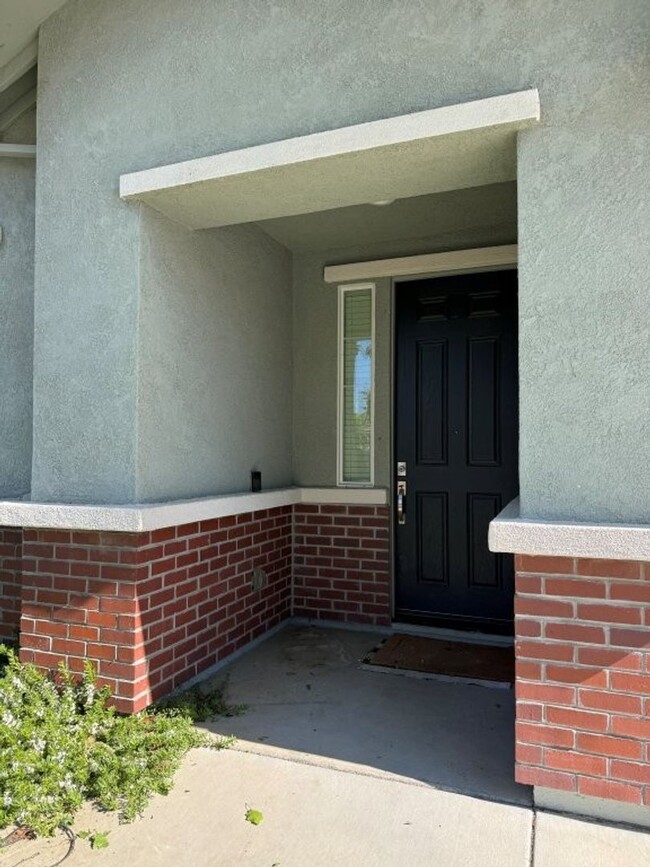 Building Photo - Charming 3-Bedroom, 2-Bath Home in Desirab...