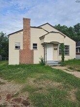 Building Photo - 1613 Beverly Dr