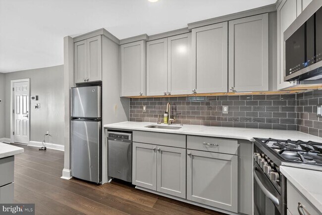 Foto del edificio - 1409 Hopkins St NW