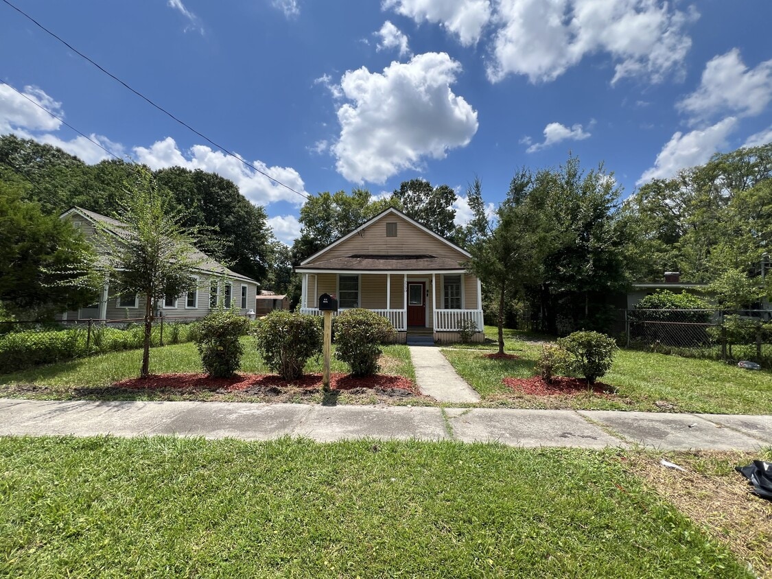 Foto principal - 2230 Kingston St