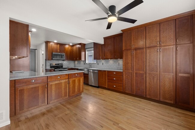 Building Photo - Move-In Ready 4 Bed, 3.5 Bath Home in Prime Loveland Location!